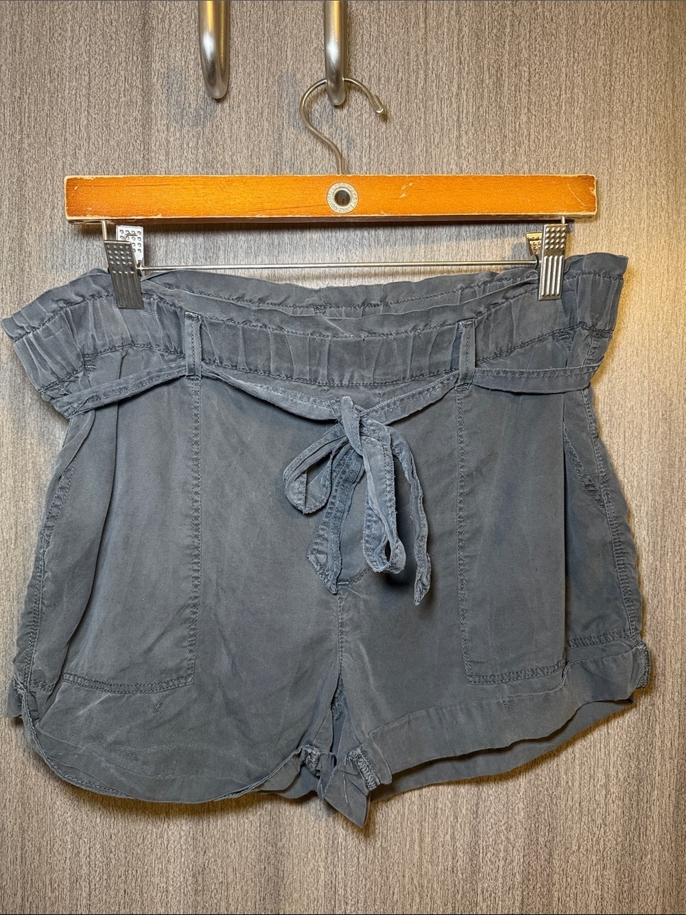 Aerie Camp Dark Gray Paperbag Pull-On Shorts Size XS EUC